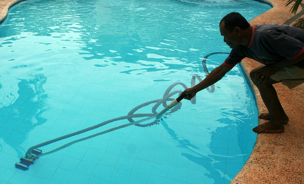 A Guide to Keeping Your Swimming Pools Safe & Clean